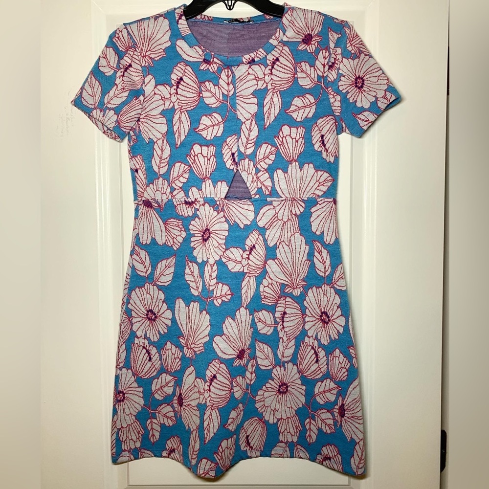 Zara. Barely worn. Good quality. Cute and comfortable.
